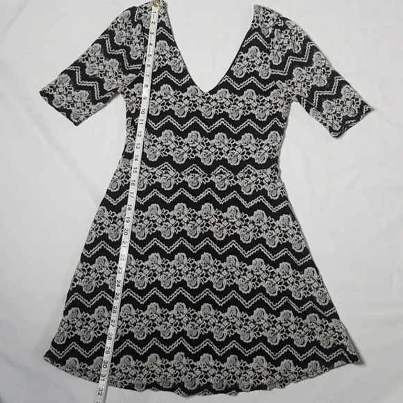 Everly Y2k 90s Preppy Medium black& ivory  Lace A Line flare dress stret… - Picture 2 of 8